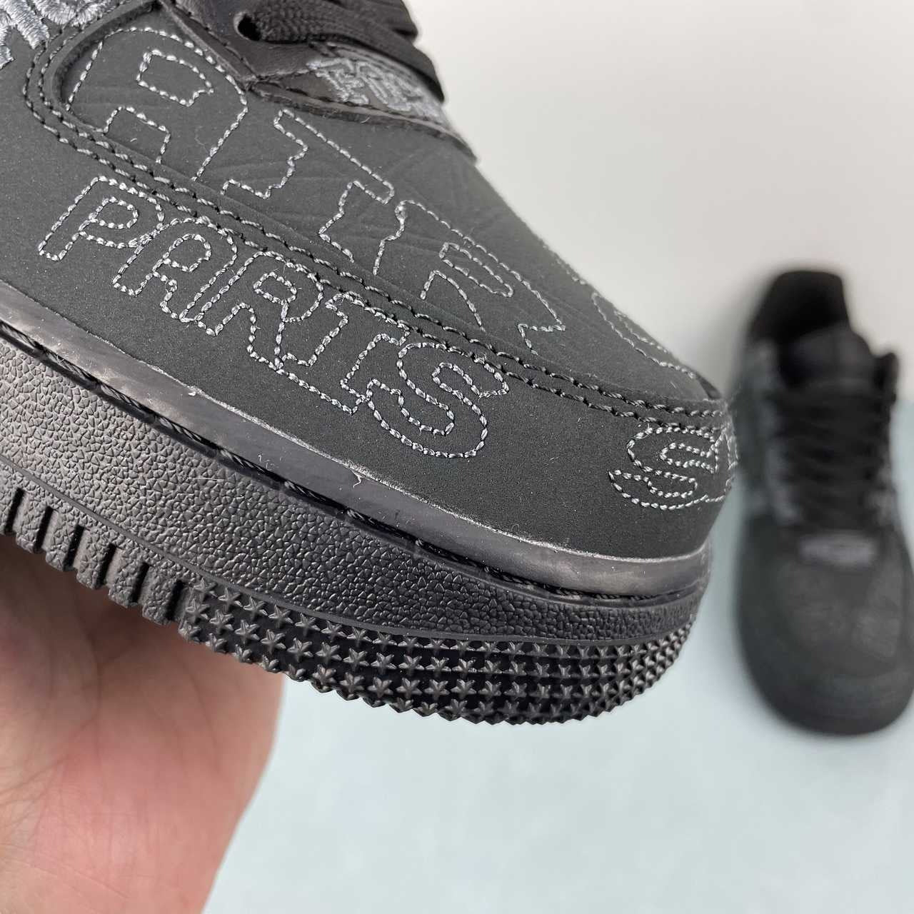 AF1-030 World Tour '82 – pair on box, top view showing Lagos, Beaverton, Shanghai, Beijing, Honolulu city embroidery