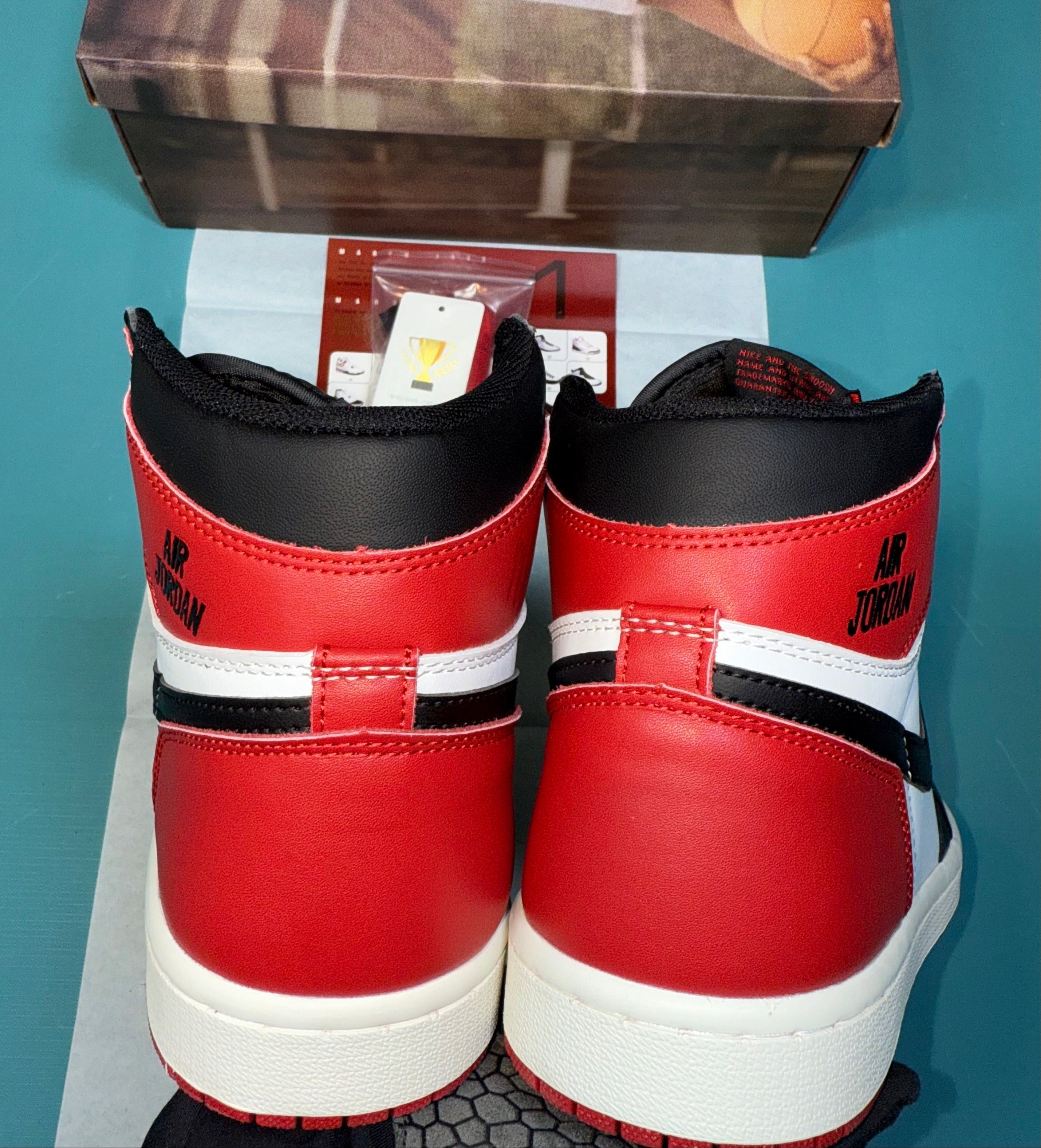 Jordan 1 High – Design-Inspired "Chicago Trophy" Custom Tribute Build AJ1-CHGO-TRPH-006