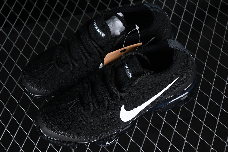 VMP‑BLKWHT‑004 — Nike Air VaporMax Flyknit — Black/White — Design‑Inspired