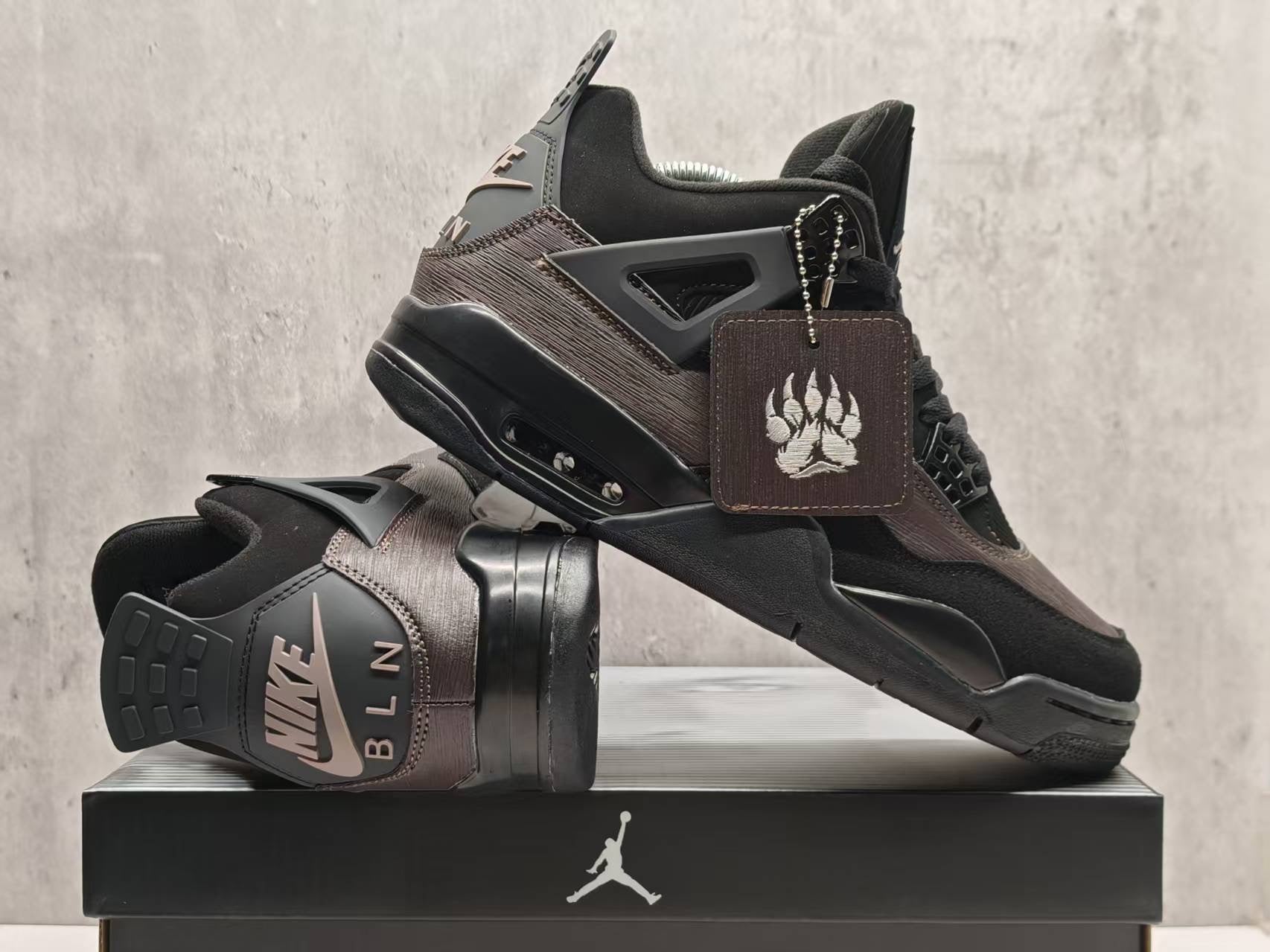 Jordan 4 - Design-Inspired "Berlins" ER-Editions - Tribute Build - AJ4-BRLN-475