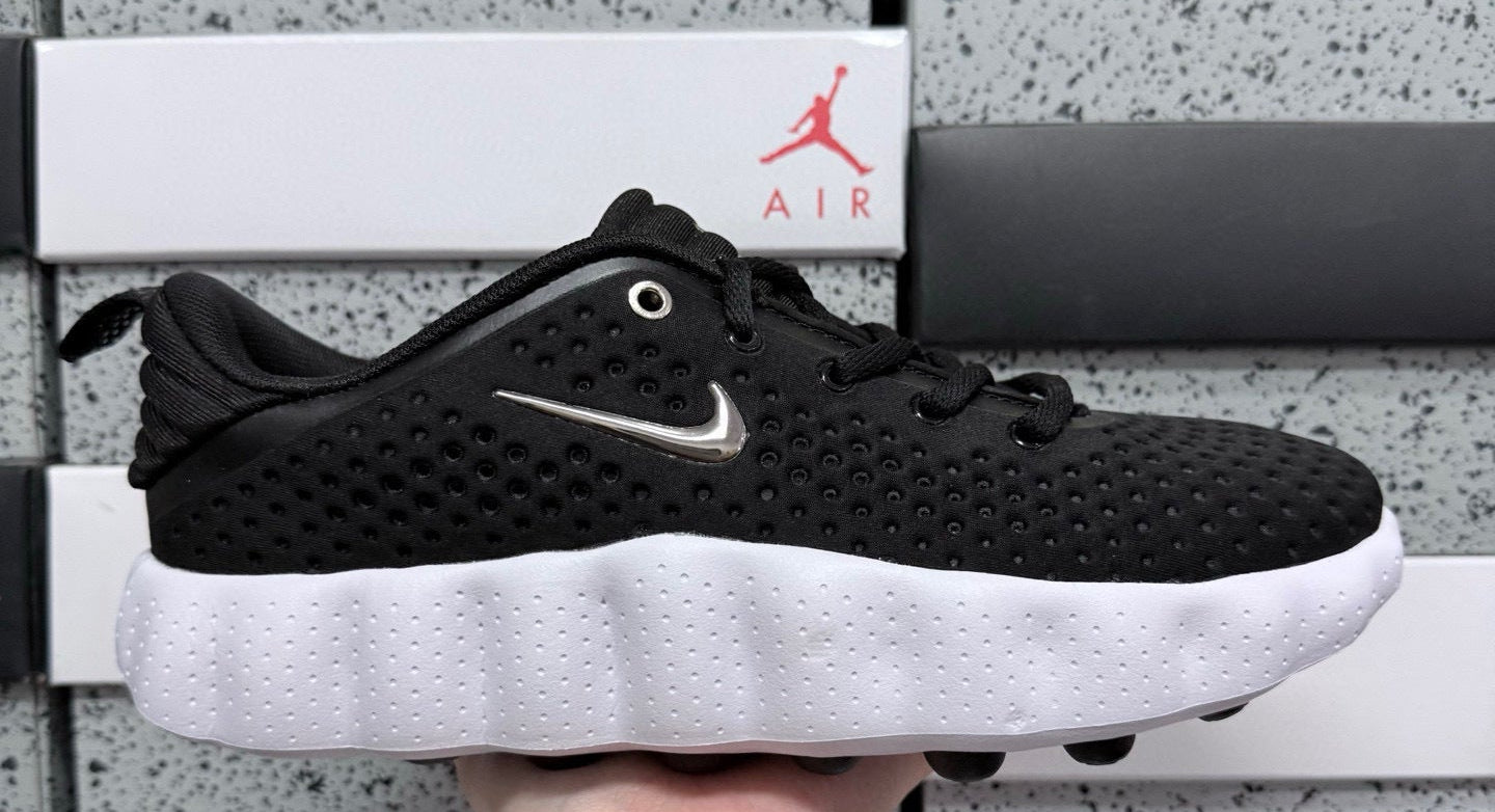 Mind 002 – Sneaker – Design‑Inspired Custom Footwear: Panda
