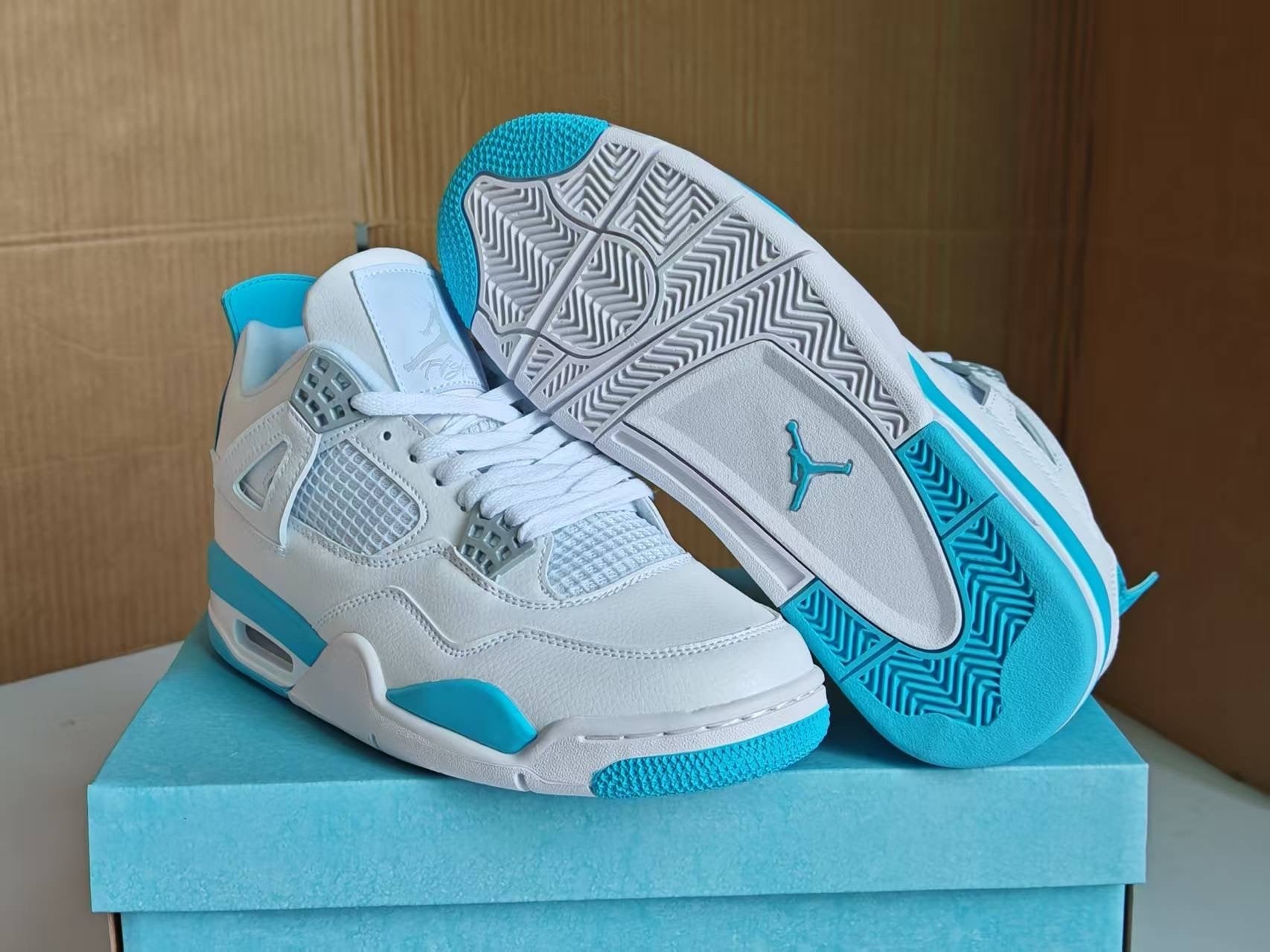 416 — Jordan 4 “Blue Chill” — Design‑Inspired Sneaker