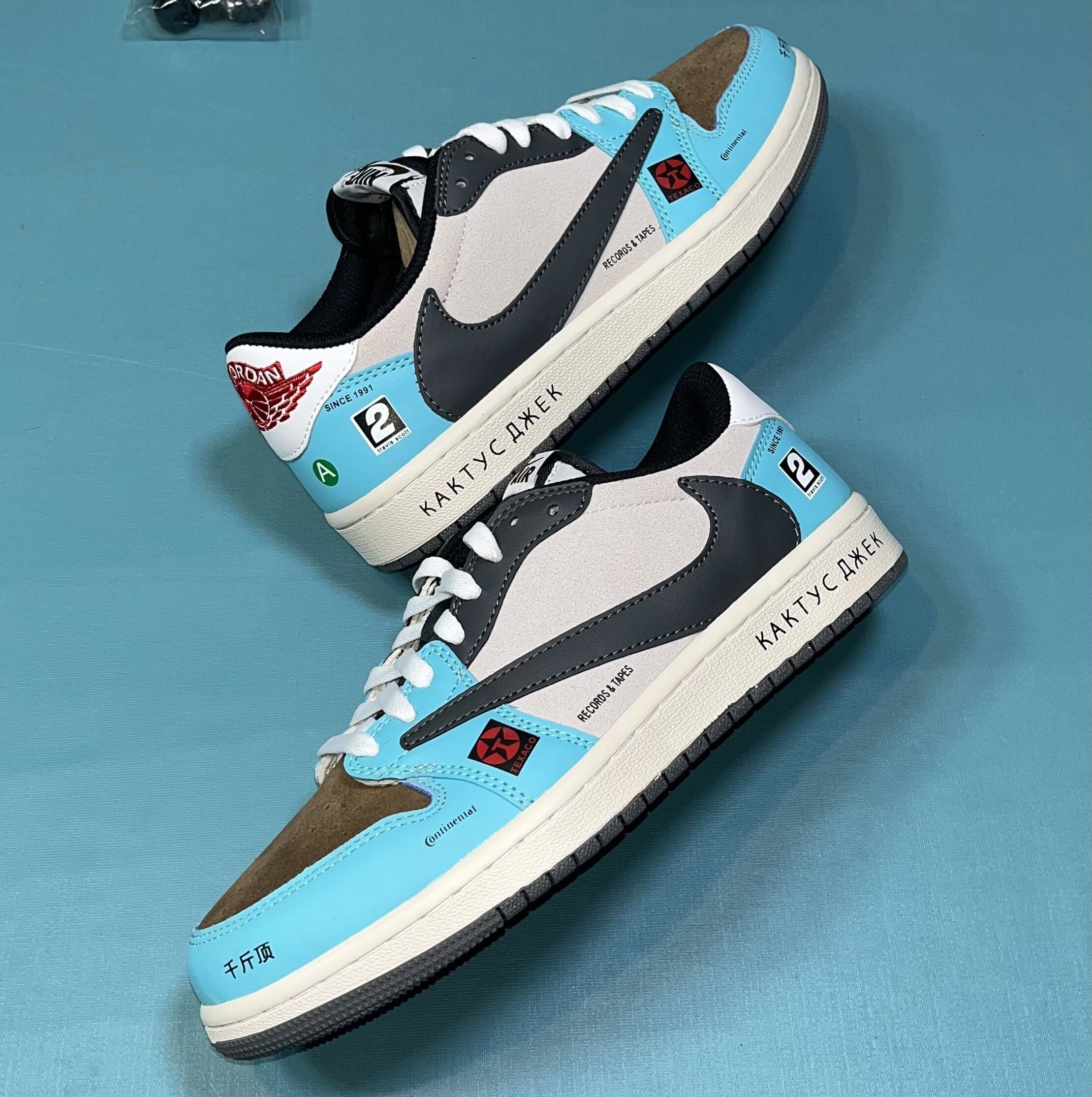 TS‑JRDNS‑015 — Jordan 1 Low Travis Scott “Cactus Records” — Fantasy Build
