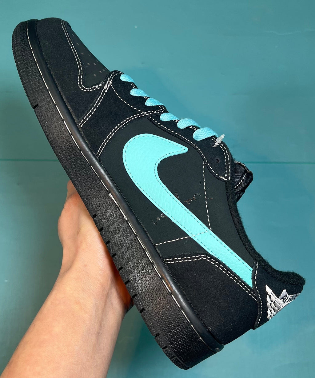 TS‑JRDNS‑038 — Jordan 1 Low Travis Scott “Tiffany Phantom” — Fantasy Build