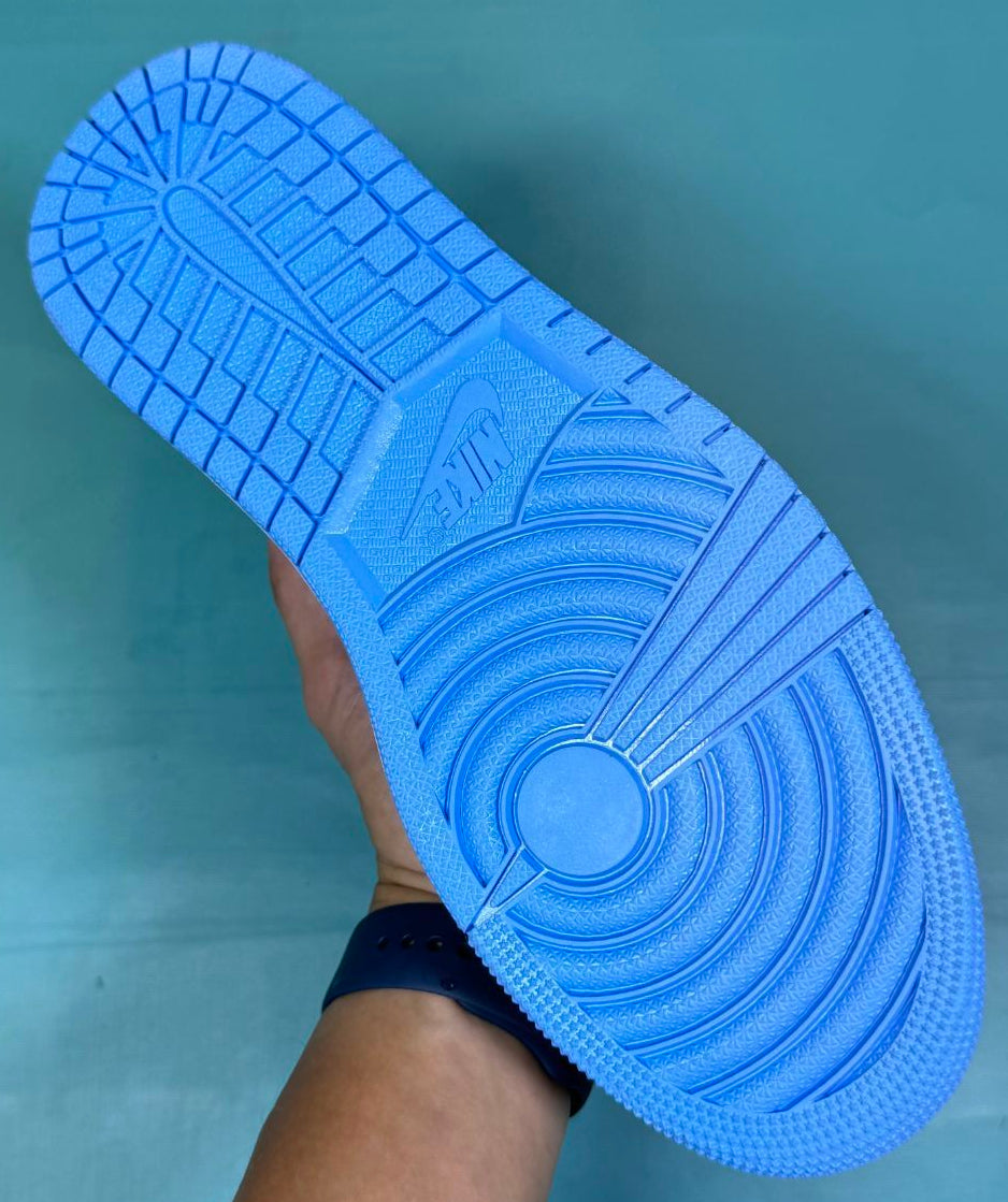 TS‑JRDNS‑040 — Jordan 1 Low Travis Scott “UNC Black” — Fantasy Build