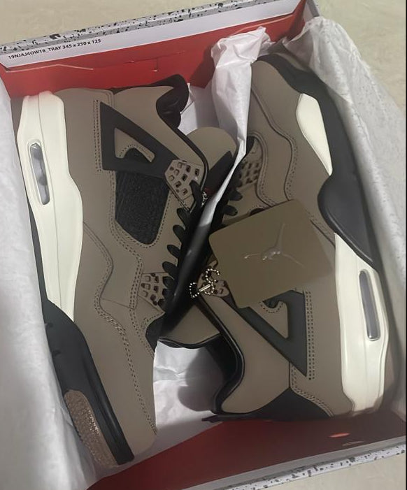 TS‑JRDNS‑043 — Jordan 4 “Travis Scott Mocha F&F” — Fantasy Build