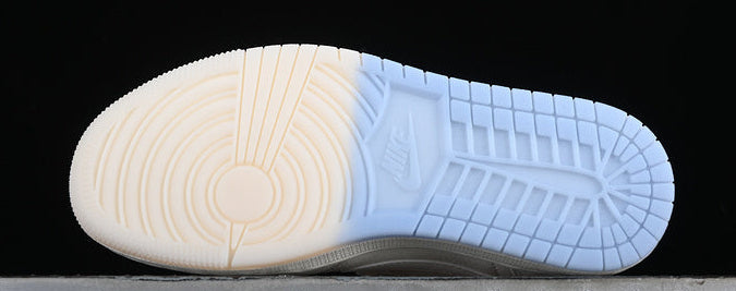 TS‑SB‑052 — SB Dunk “Travis Scott Supreme White/Carolina” — Fantasy Build