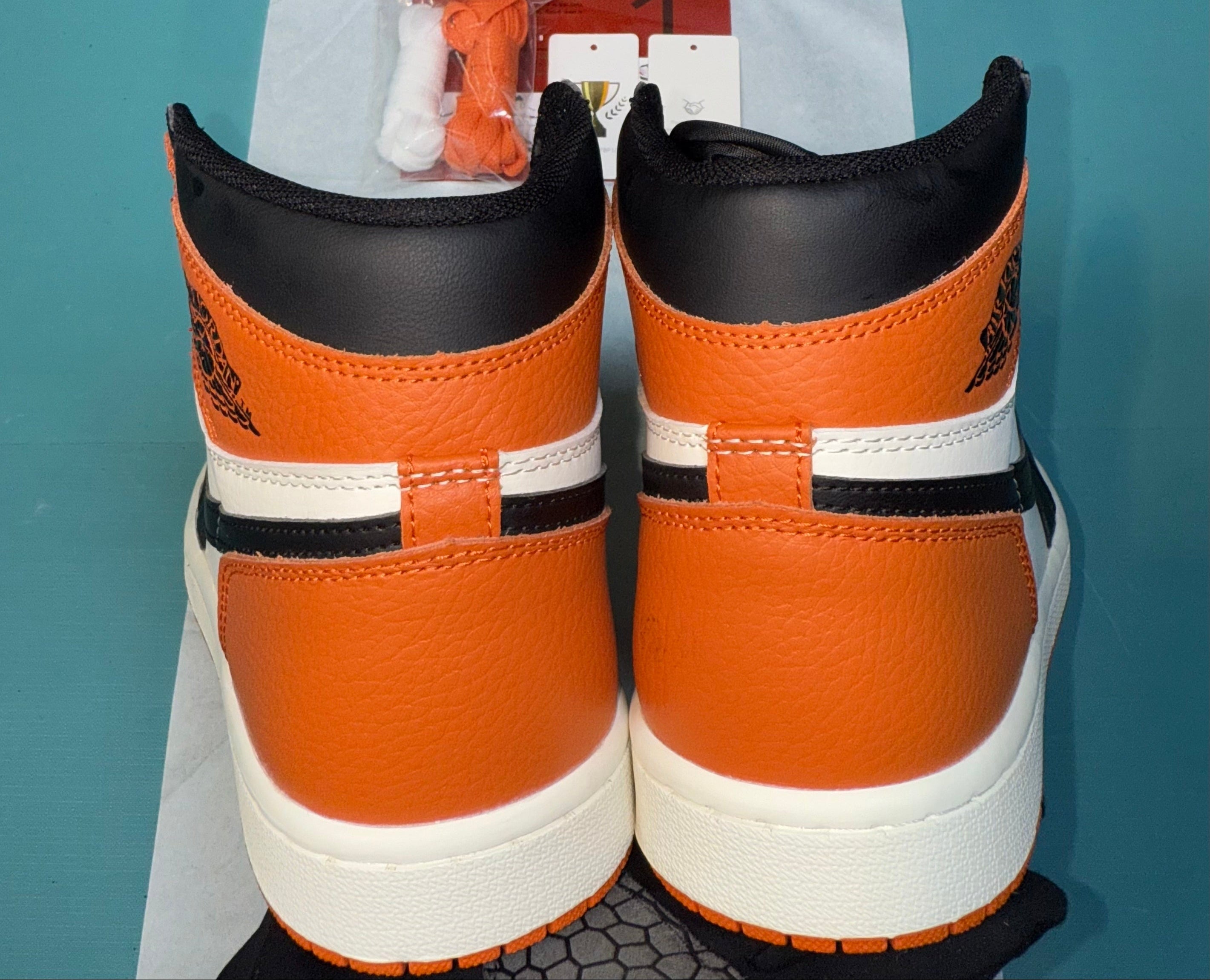 Jordan 1 High – Design-Inspired "Starfish Shattered" Custom Tribute Build AJ1-STRF-SHTRD-021