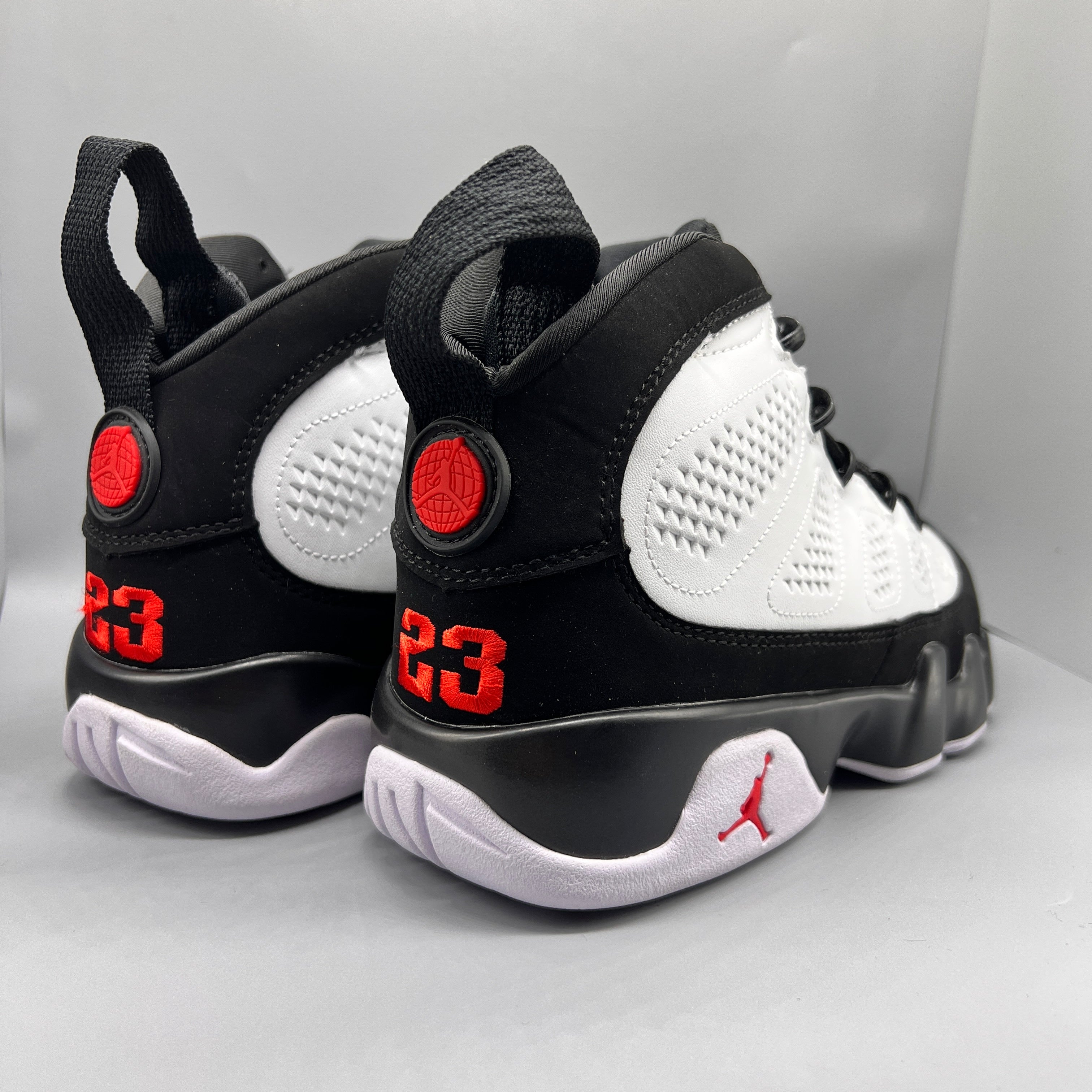 Jordan 9 – Design-Inspired "Space Jam" Custom Tribute Build AJ9-SPACEJAM-911