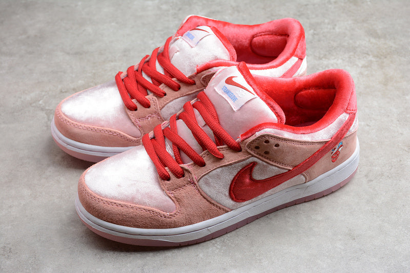 SB Dunk Low – Design-Inspired "StrangeLove" Custom Tribute Build SBDNK-085