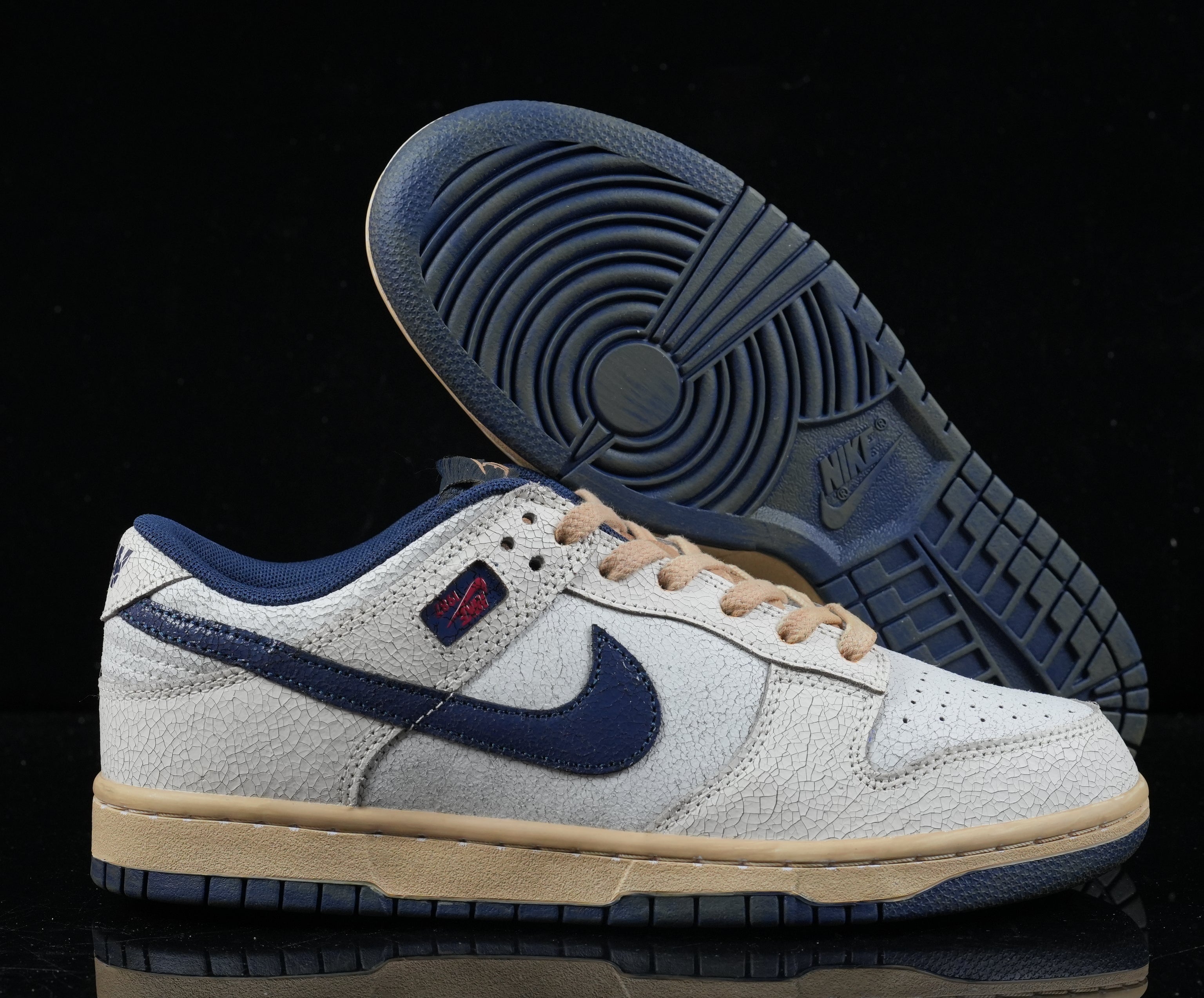 SB Dunk Low – Design-Inspired "Stranger Things" Custom Tribute Build SBDNK-082