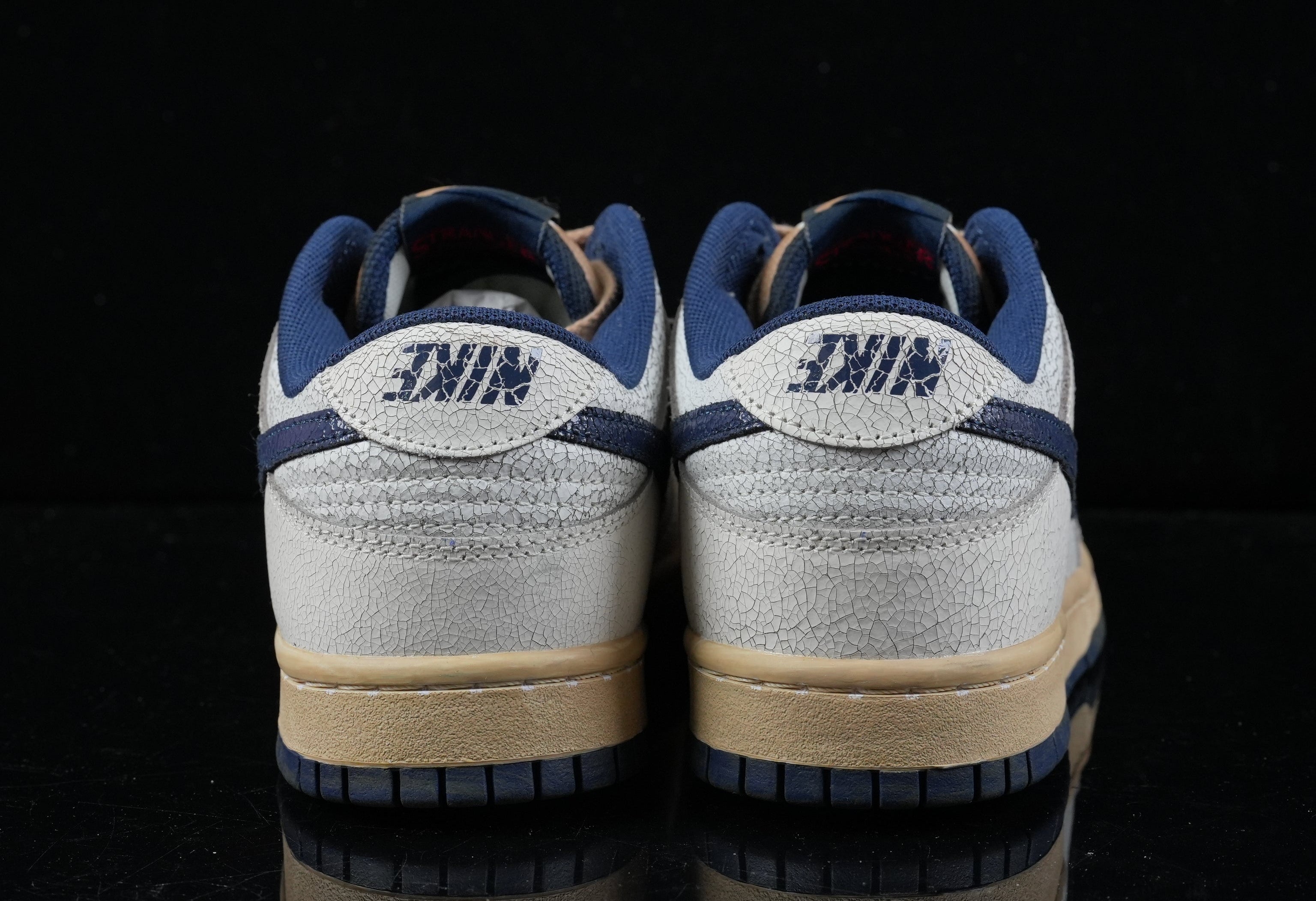SB Dunk Low – Design-Inspired "Stranger Things" Custom Tribute Build SBDNK-082