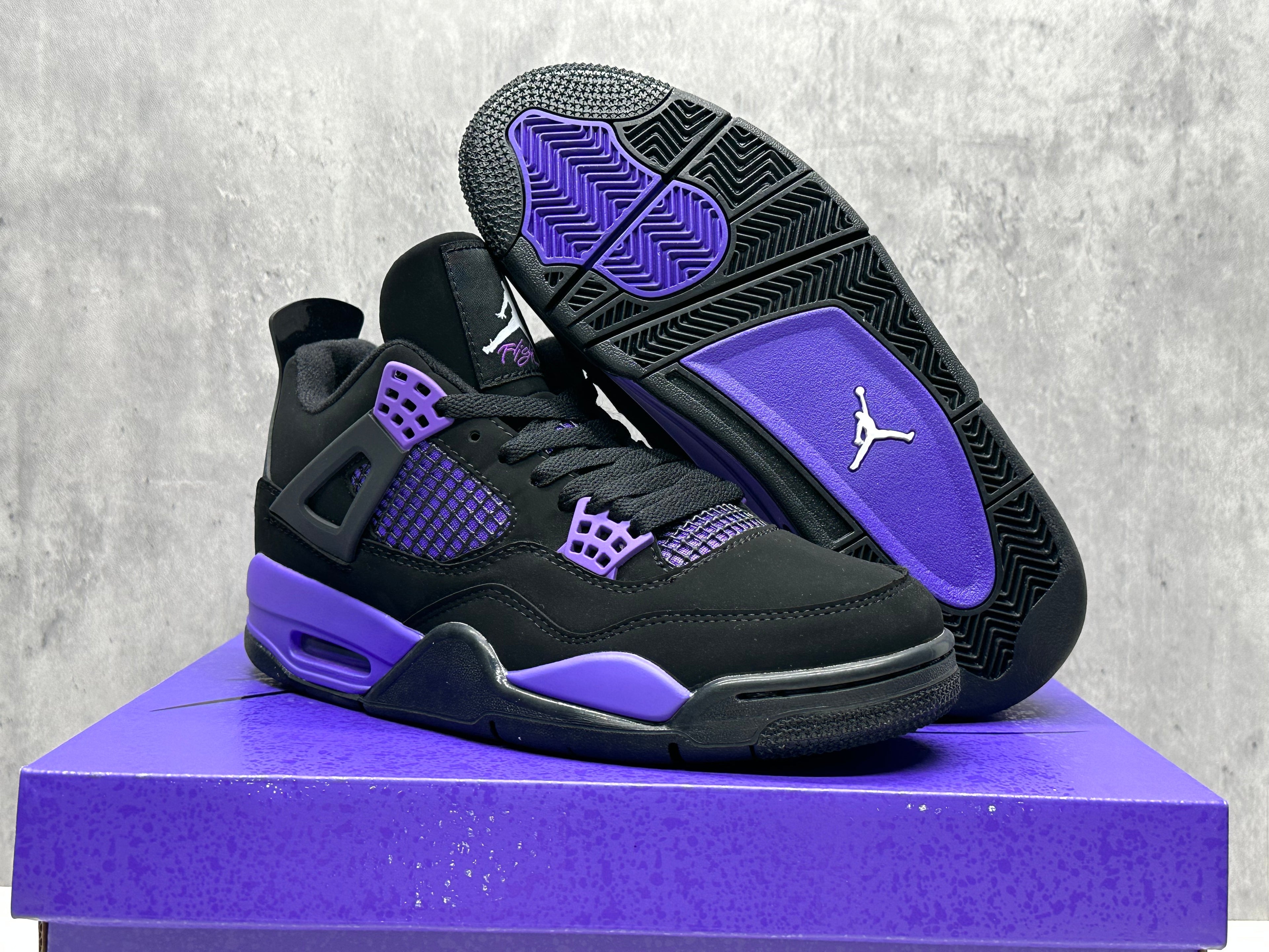 432 — Jordan 4 “Thunder Pack” — Design‑Inspired Sneaker Set