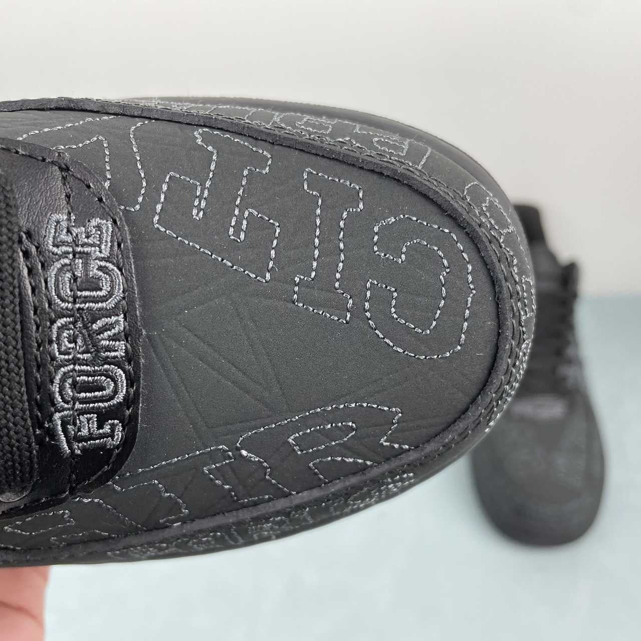 AF1-030 World Tour '82 – pair front view with hang tag, Air Force and Paris embroidery visible