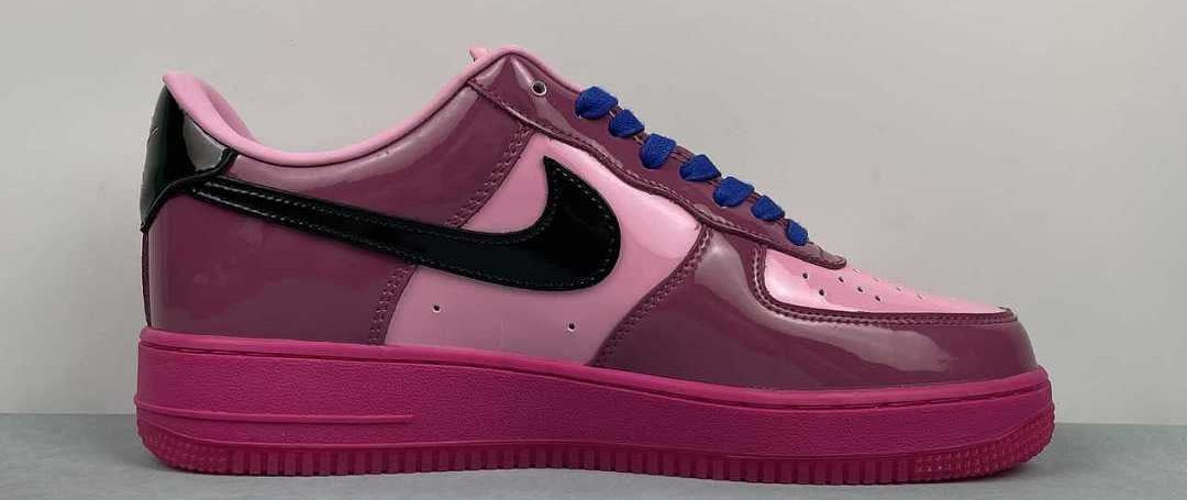 AF1-037 Berry Pink Patent – pair on box hero shot with hang tag