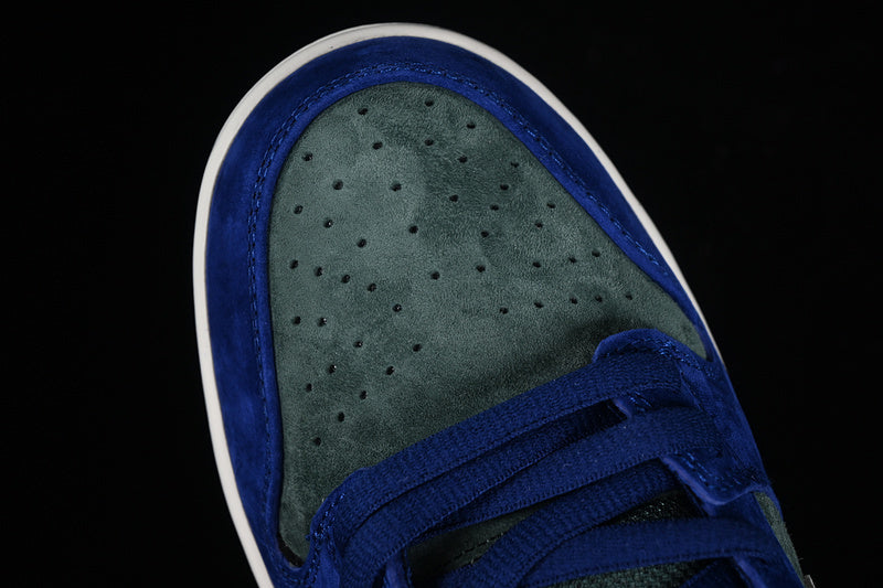 Nike SB Dunk Low – Design-Inspired "Deep Royal Vintage Green" Custom Tribute Build SBDNK‑074