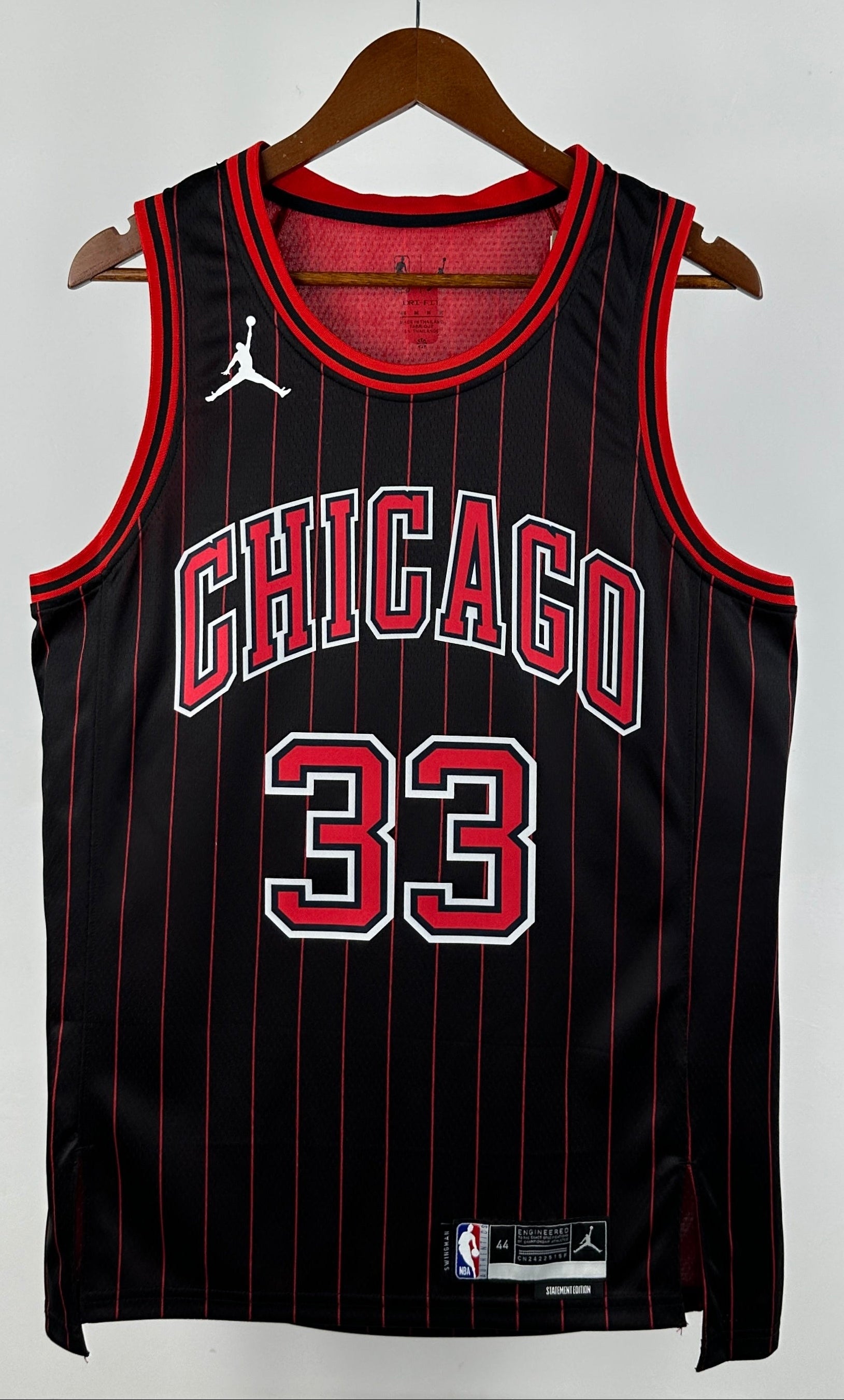 Chicago Bulls — Scottie Pippen #33 Hardwood Classic Jersey (Black Pinstripe)