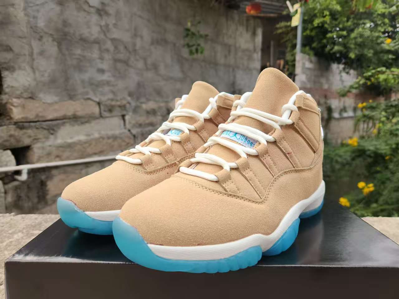 Jordan 11 – Design-Inspired "H‑Towns" Custom Tribute Build AJ11-HTOWN-1121