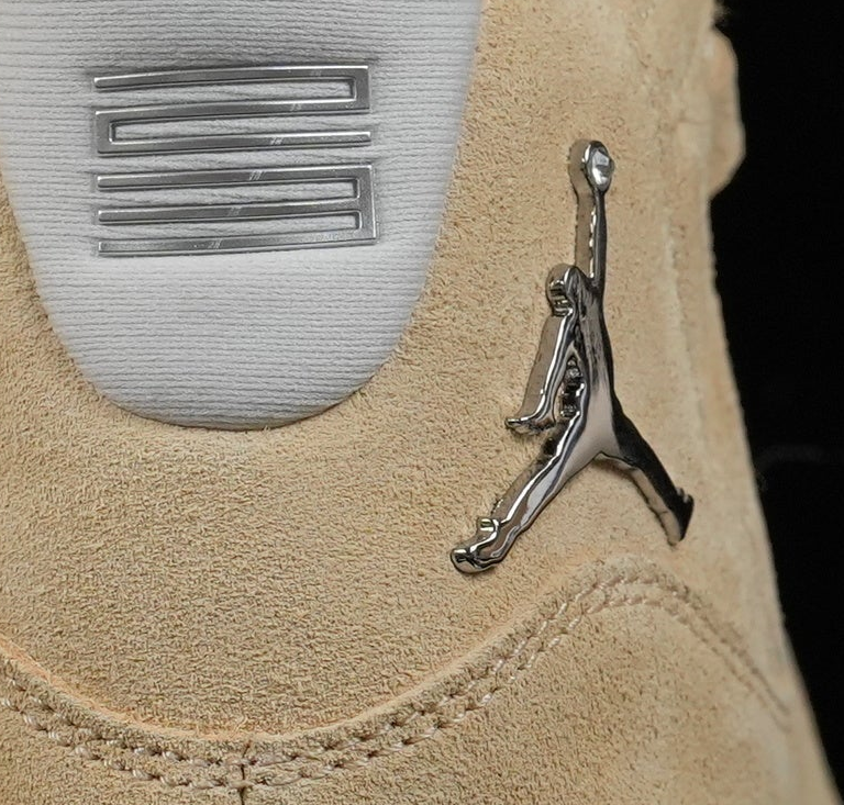 Jordan 11 – Design-Inspired "H‑Towns" Custom Tribute Build AJ11-HTOWN-1121