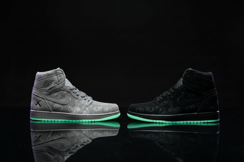 KAWS Jordan 1 - No Box Max Glow