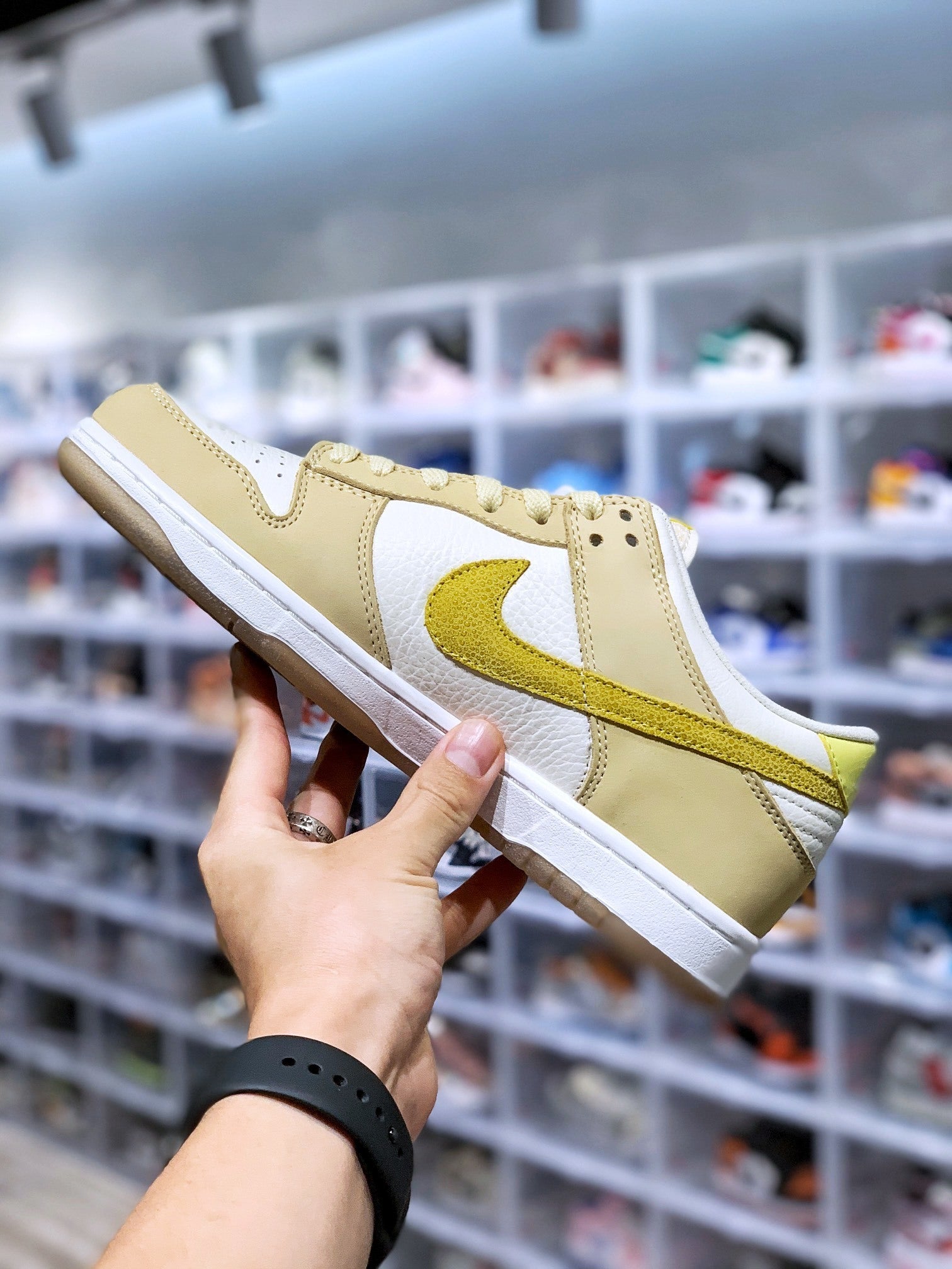SBDNK‑062 — Nike SB Dunk Low “Lemon Drop” — Design‑Inspired