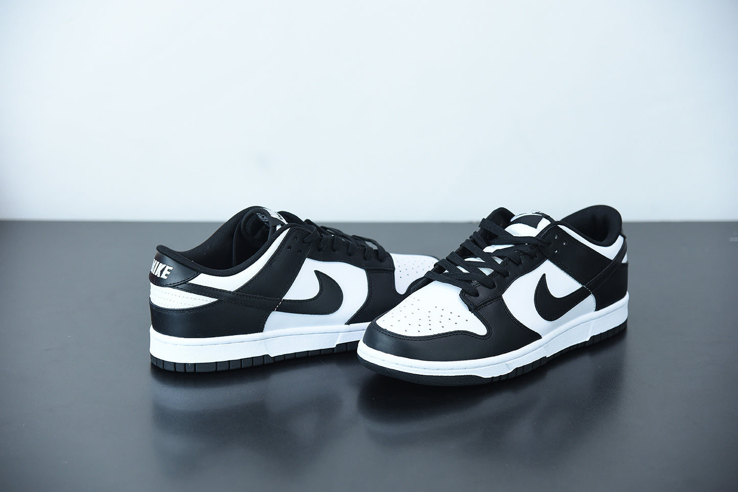 SBDNK‑060 — Nike SB Dunk Low “Panda” — Design‑Inspired