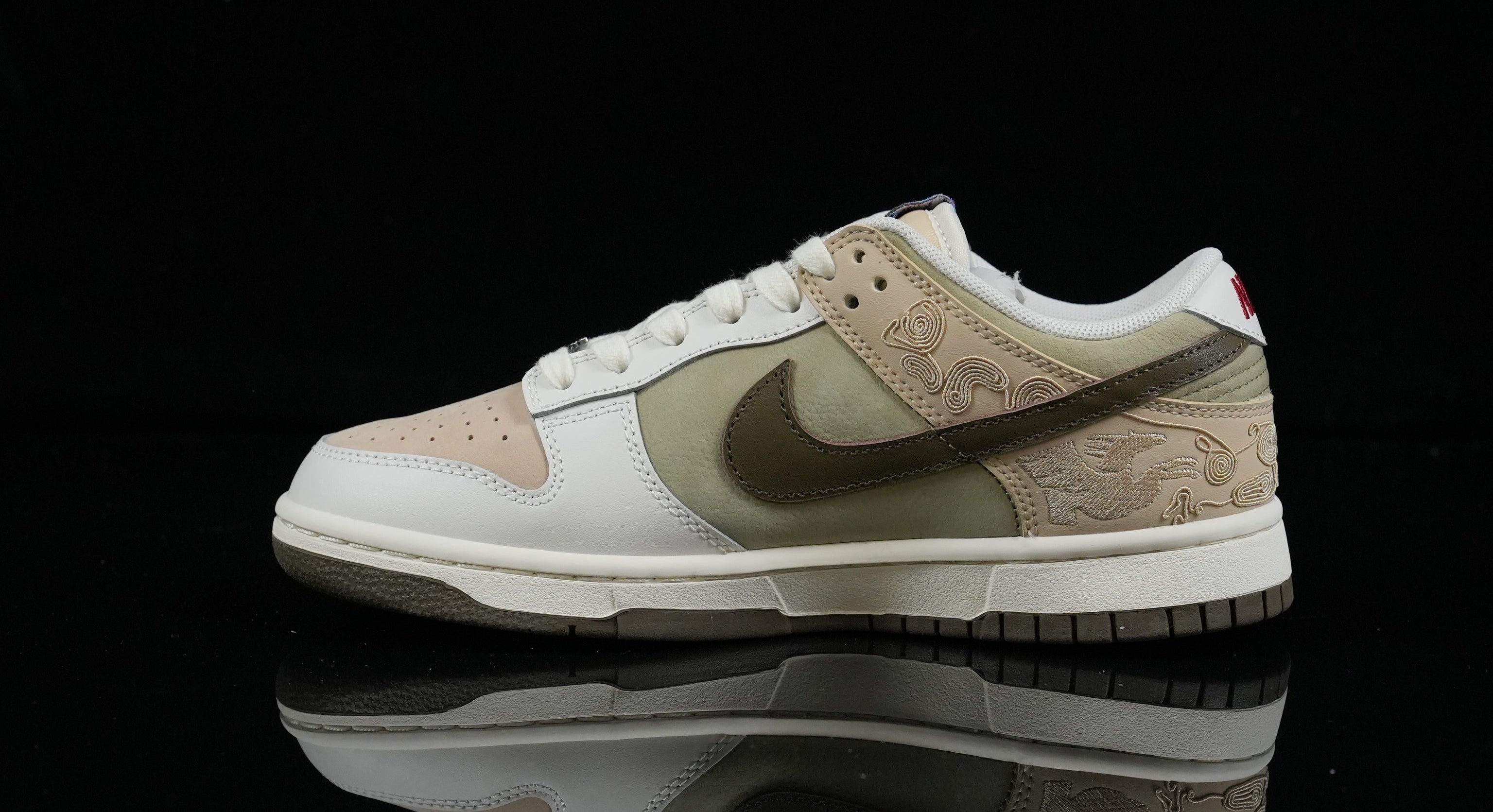 SB Dunk Low – Design-Inspired "Pegasus" Custom Tribute Build SBDNK-087