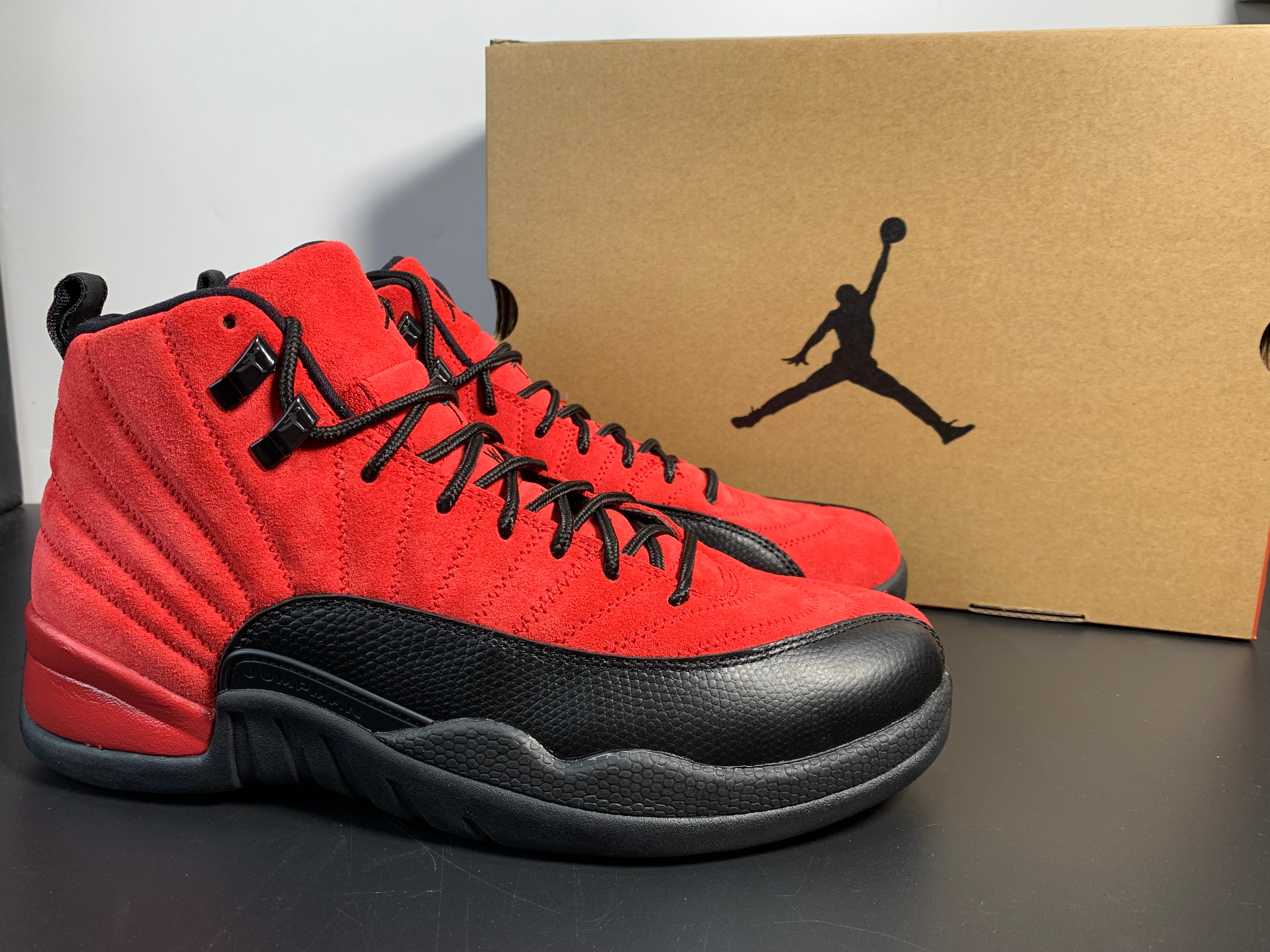 Jordan 12 – Design‑Inspired "Reverse Flu Game" Tribute AJ12‑RFG‑1222