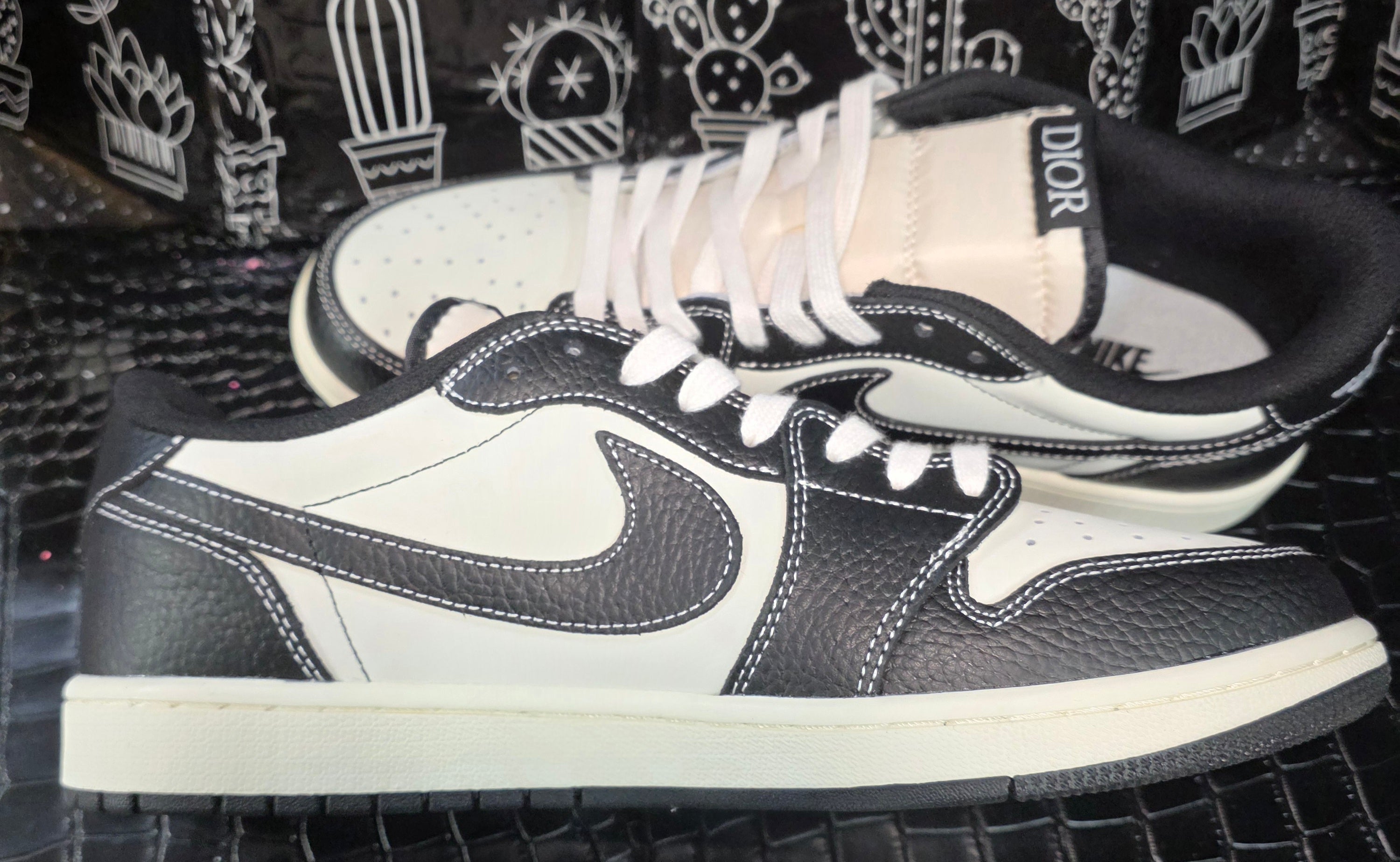 Jordan 1 low Cactus-Jack Dior fantasy collaboration