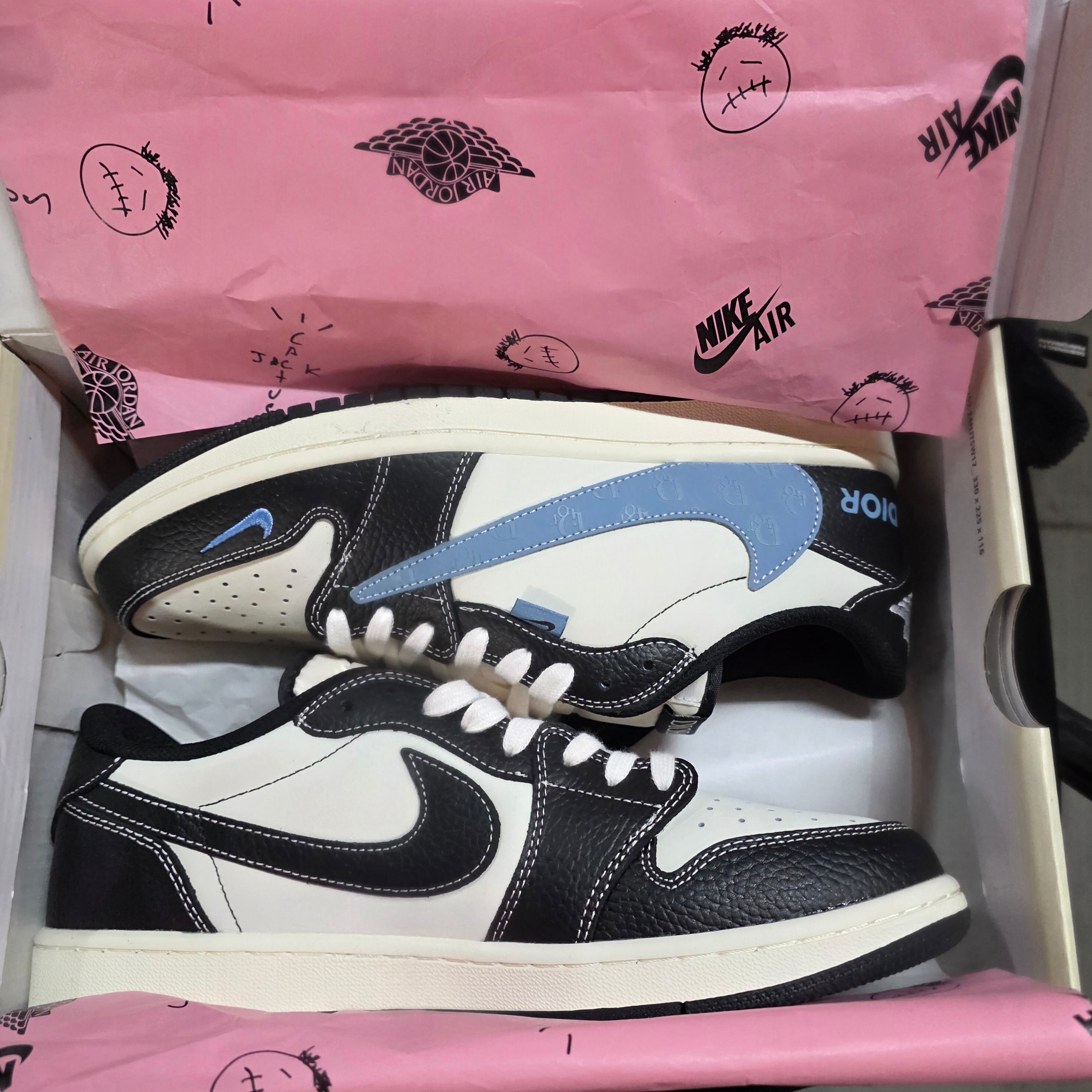 靴 DiorNIKEJORDAN Jordan 1 low Cactus-Jack Dior fantasy collaboration – Sole Revival