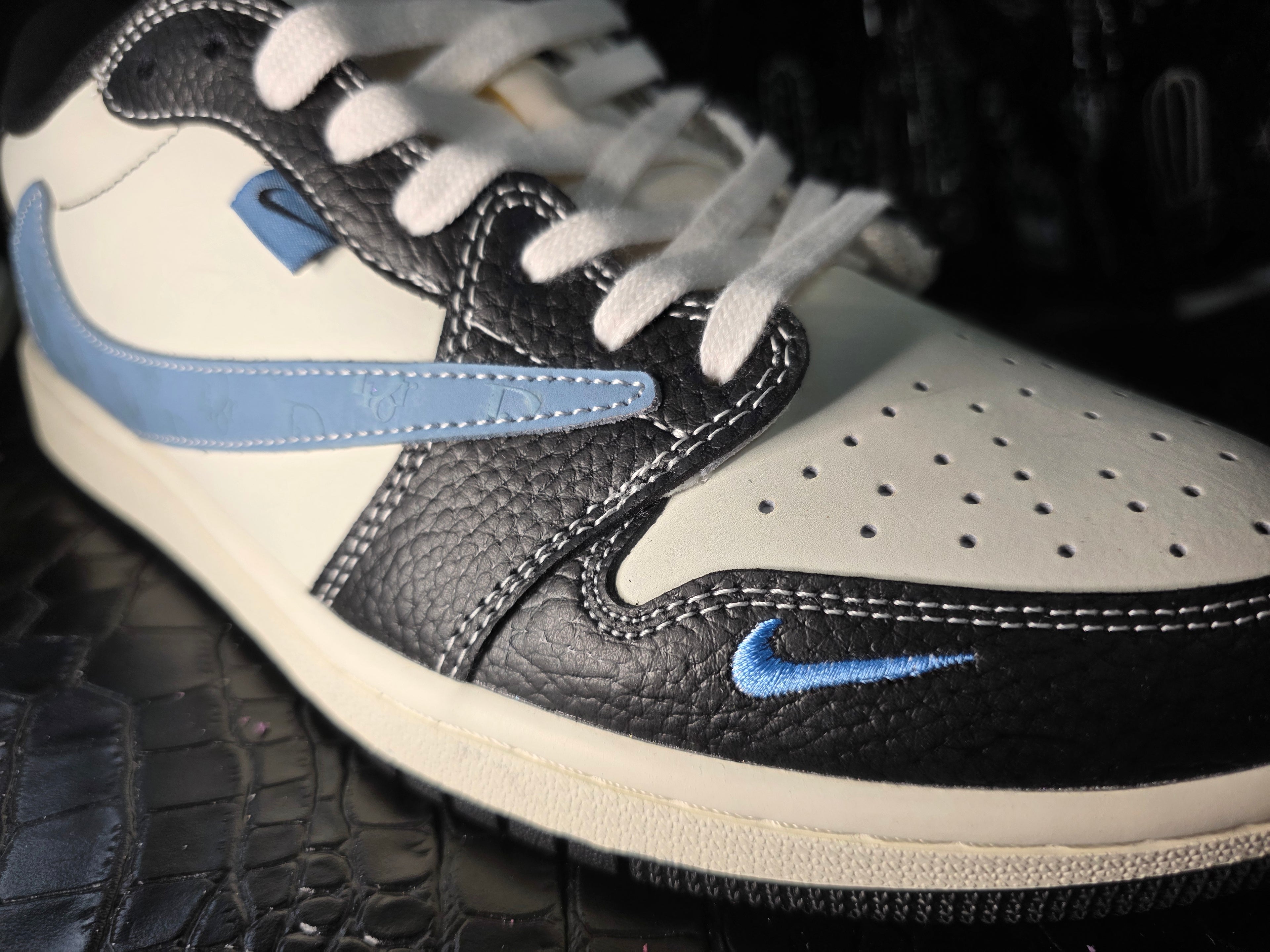 Jordan 1 low Cactus-Jack Dior fantasy collaboration