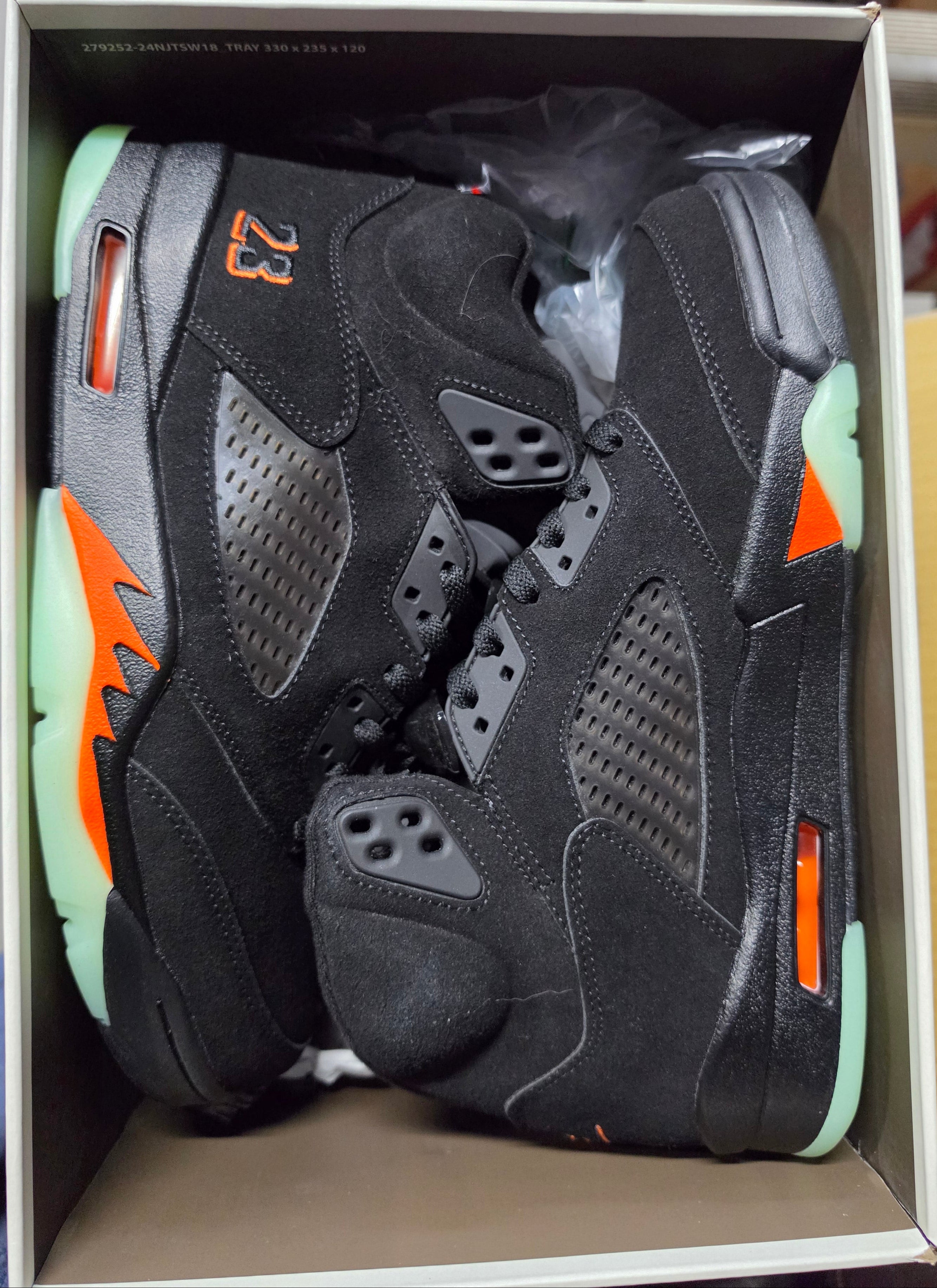 524 — Jordan 5 “Halloween Edition” — Design‑Inspired