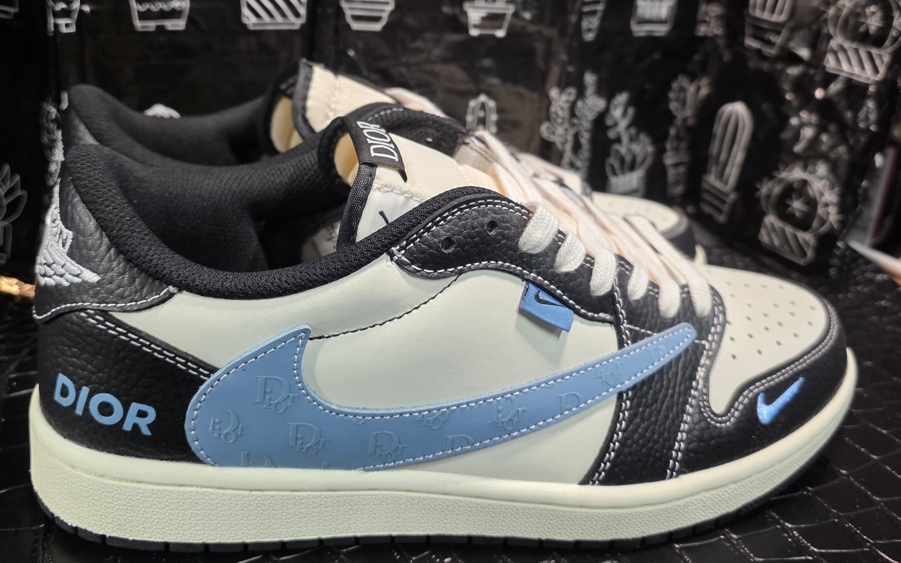 Jordan 1 low Cactus-Jack Dior fantasy collaboration