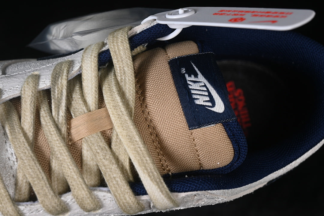 SB Dunk Low – Design-Inspired "Stranger Things" Custom Tribute Build SBDNK-082