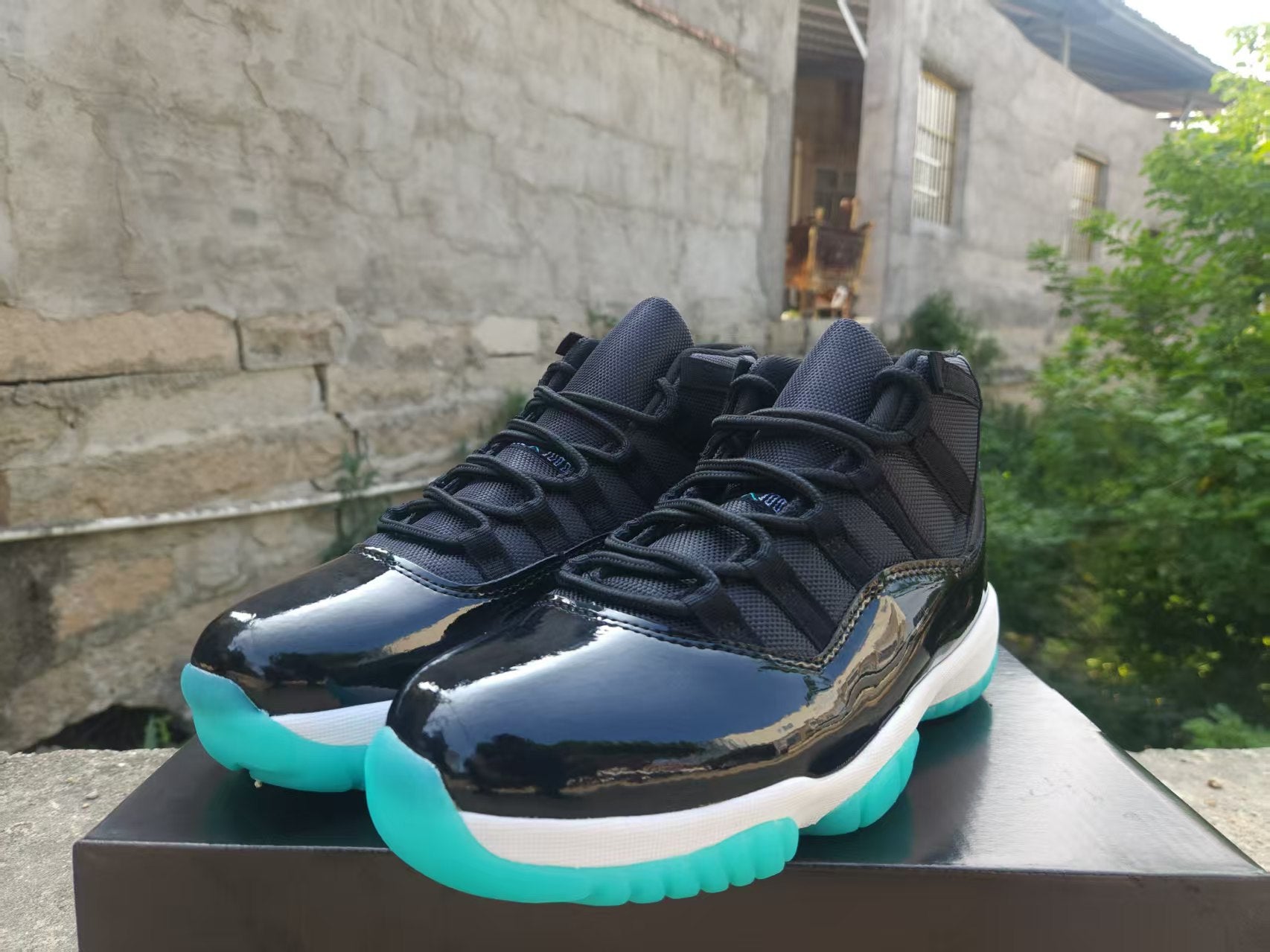 Jordan 11 – Design‑Inspired "Tiffany" Custom Fantasy Build AJ11‑TIFF‑1132