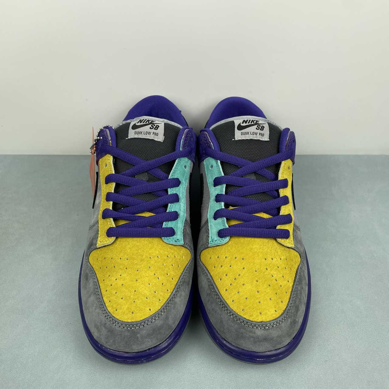 Nike SB Dunk Low – Design-Inspired "What the Supreme" Custom Tribute Build SBDNK‑073